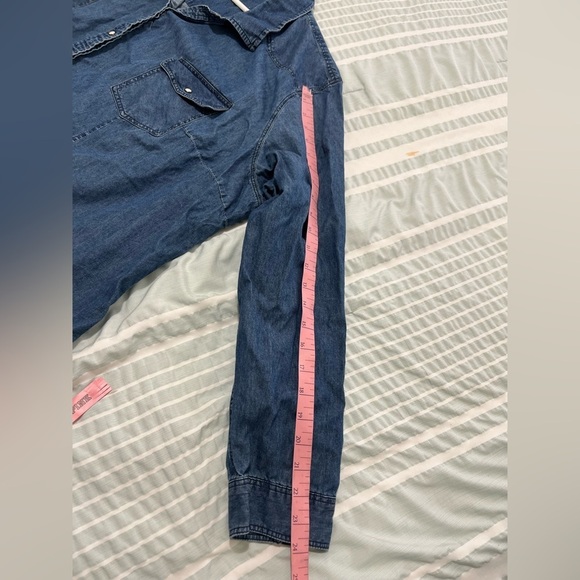Torrid Classic Chambray Blue Denim Button-Up Shirt size 4 - Picture 8 of 14